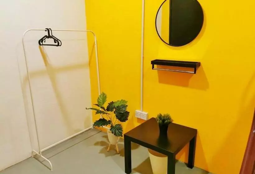 Kapselihotelli The Cocoon Capsule