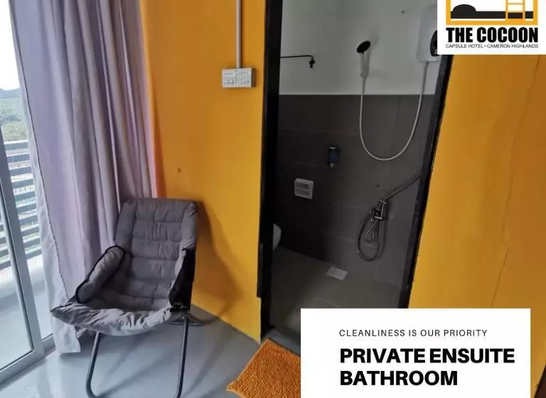 Kapselihotelli The Cocoon Capsule