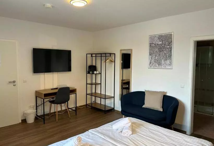 Hotelli Riverside Airport