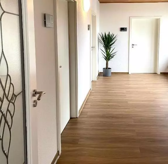 Hotelli Riverside Airport