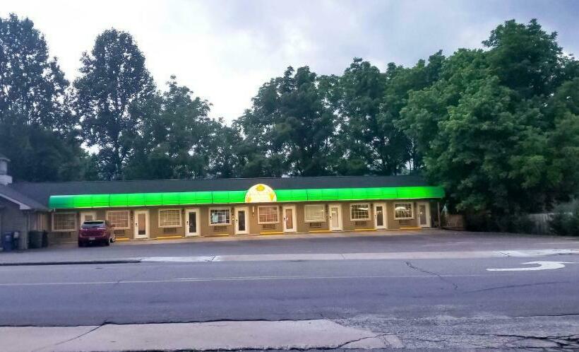 فندق على الطريق Lily Pad Suites