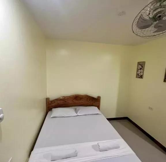 ペンション Edgar S Guest House