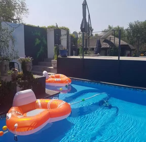 Majatalo The Place Guesthouse Parys