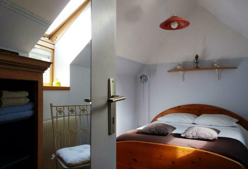 تختخواب و صبحانه Le Petit Grenier