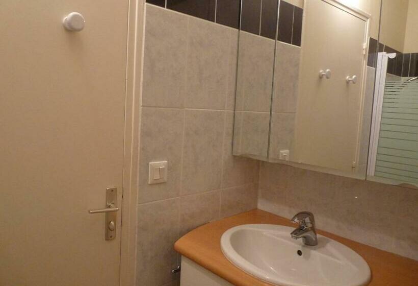 تختخواب و صبحانه Le Petit Grenier