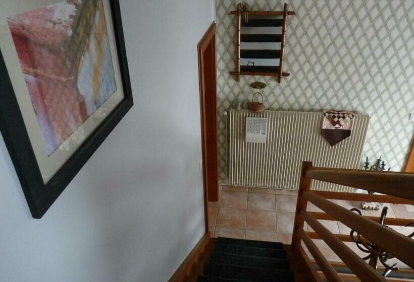 تختخواب و صبحانه Le Petit Grenier