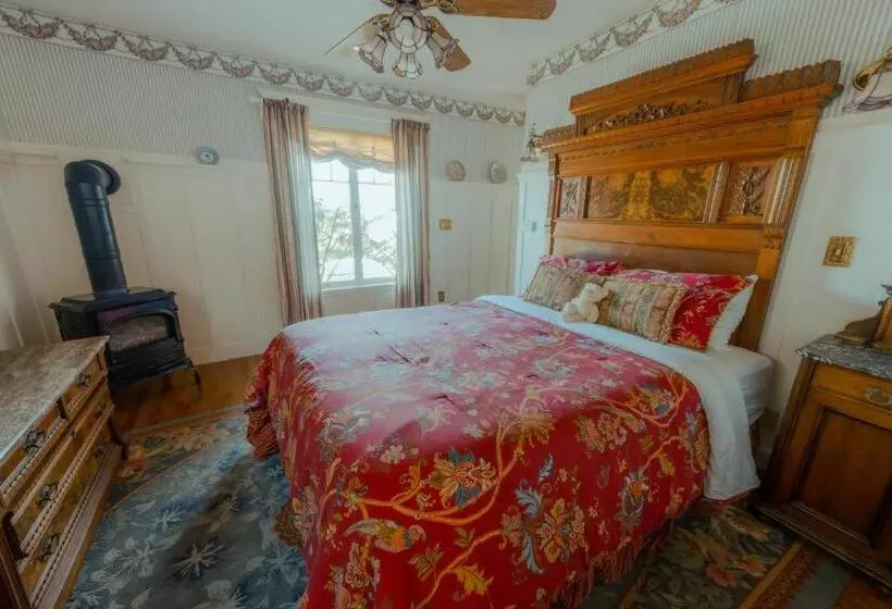 Aamiaismajoitus (B&B) The Old St Angela Inn