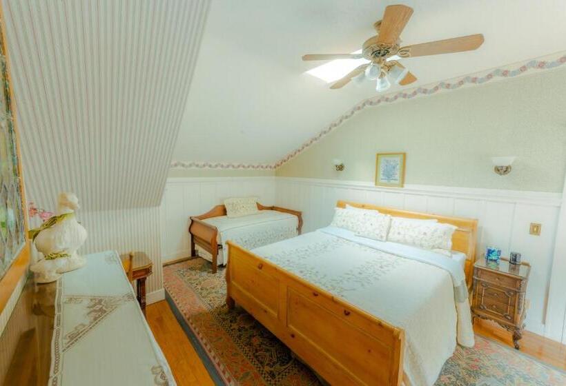 Bed and Breakfast The Old St Angela Inn