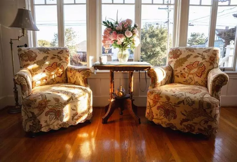 Aamiaismajoitus (B&B) The Old St Angela Inn