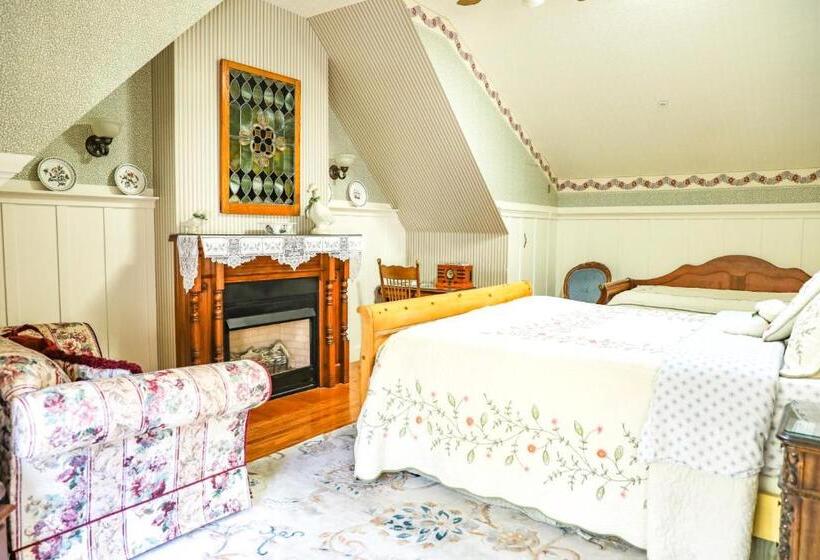 Bed and Breakfast The Old St Angela Inn