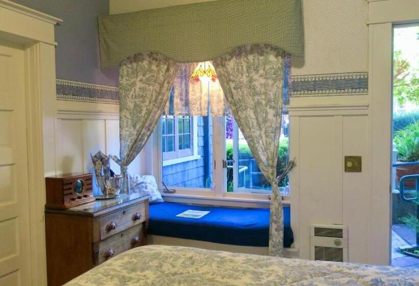 Bed and Breakfast The Old St Angela Inn