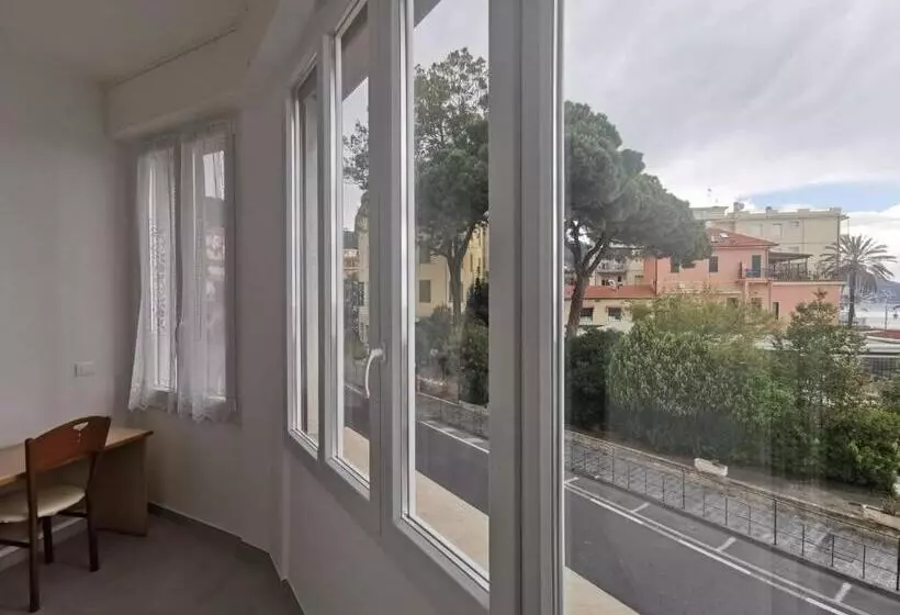 ペンション Affittacamere Montecarlo