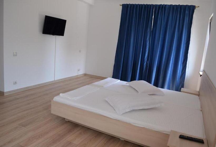 پانسیون Ermar