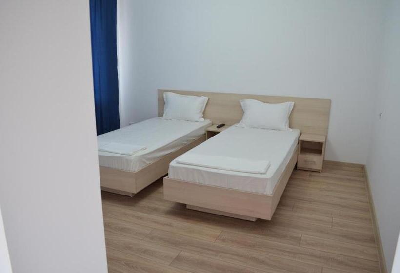 پانسیون Ermar