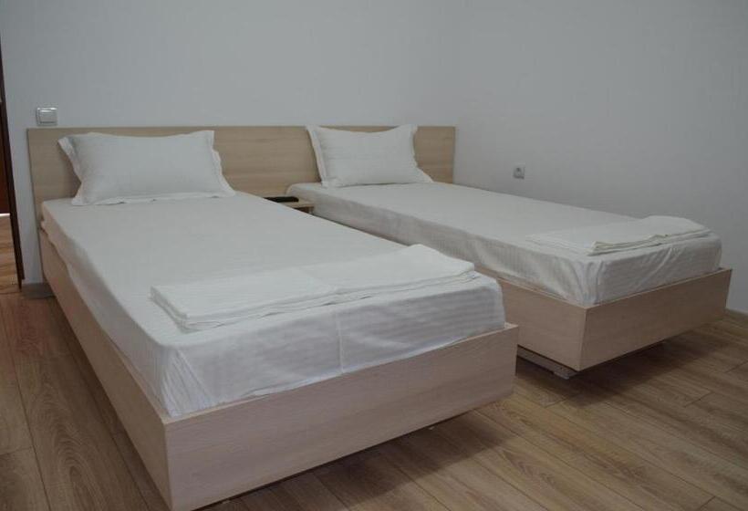 پانسیون Ermar