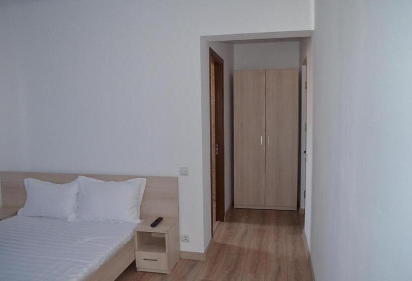 پانسیون Ermar