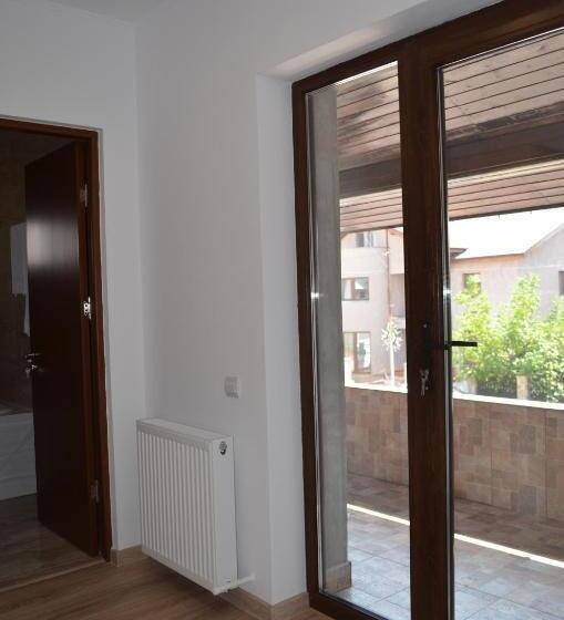 پانسیون Ermar