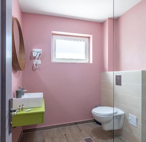 پانسیون Happy Times