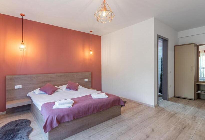 پانسیون Happy Times