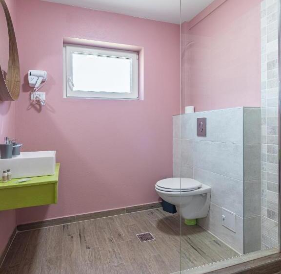 پانسیون Happy Times