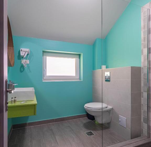 پانسیون Happy Times