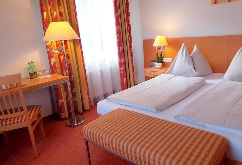 펜션 Motel55   Nettes Hotel Mit Self Check In In Villach, Warmbad