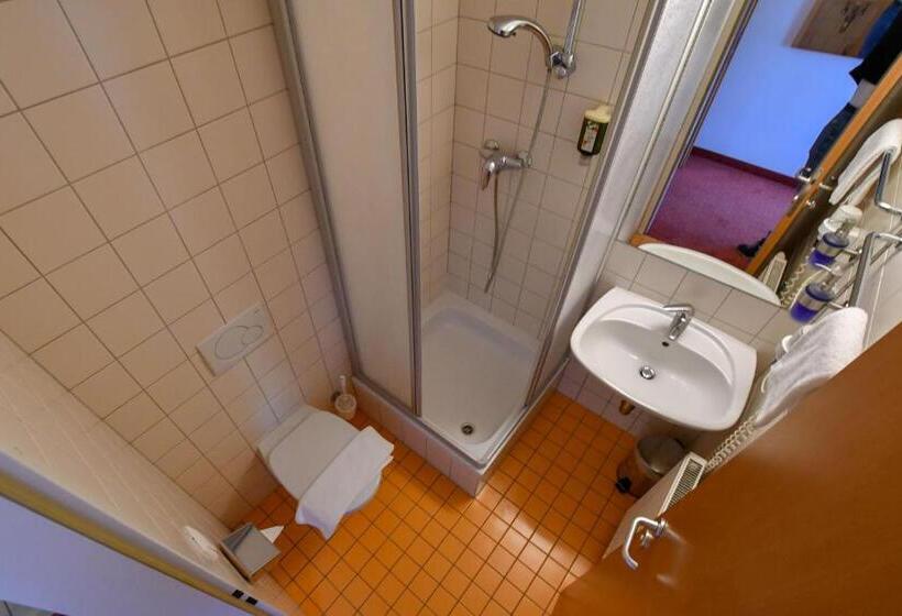 펜션 Motel55   Nettes Hotel Mit Self Check In In Villach, Warmbad