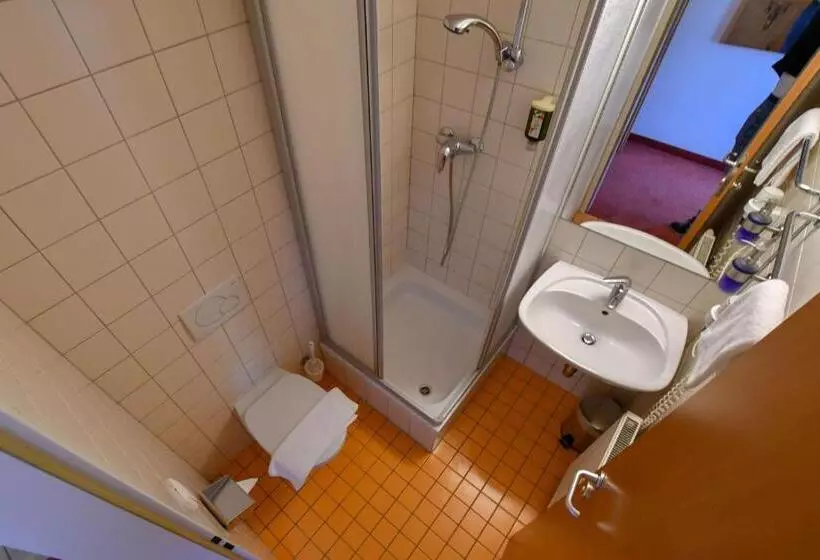 ペンション Motel55   Nettes Hotel Mit Self Check In In Villach, Warmbad