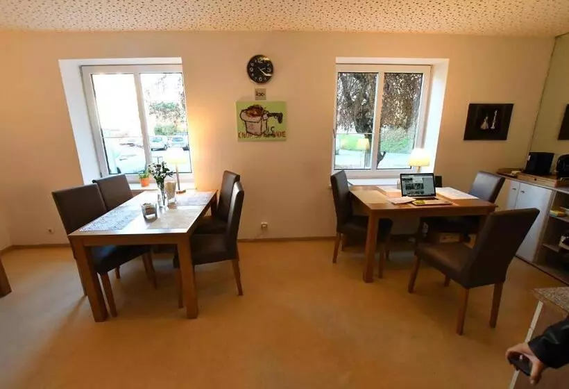 ペンション Motel55   Nettes Hotel Mit Self Check In In Villach, Warmbad