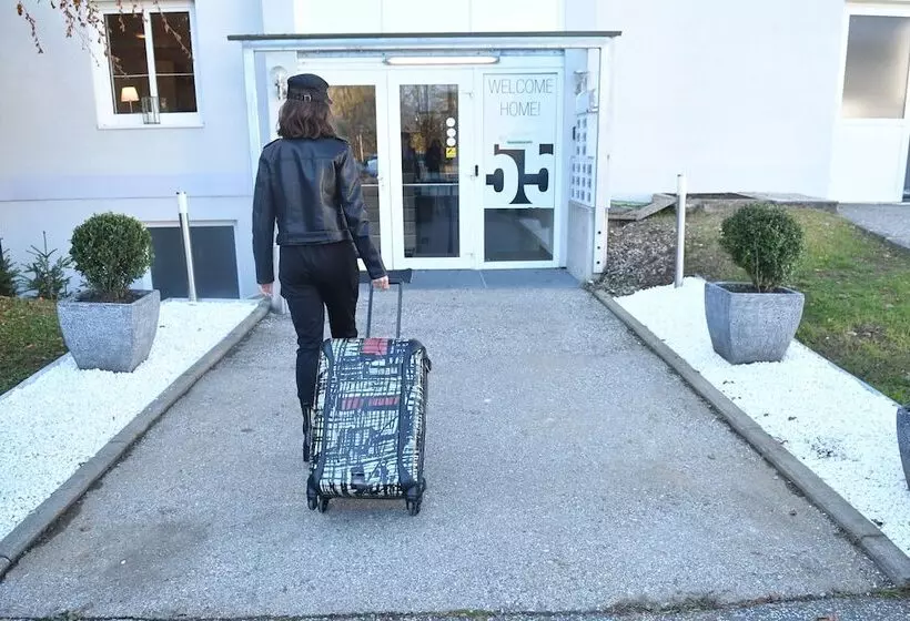 ペンション Motel55   Nettes Hotel Mit Self Check In In Villach, Warmbad