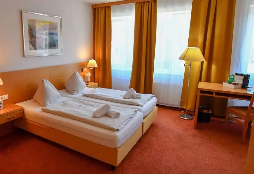 ペンション Motel55   Nettes Hotel Mit Self Check In In Villach, Warmbad