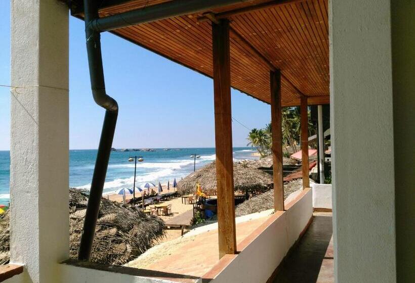 פנסיון Sunnys Beach Guest House