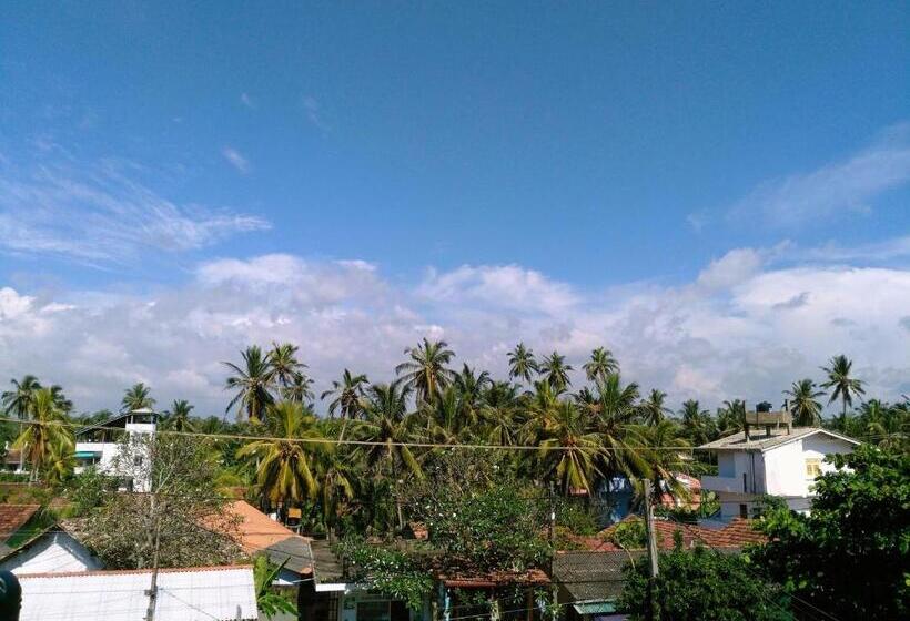 פנסיון Sunnys Beach Guest House