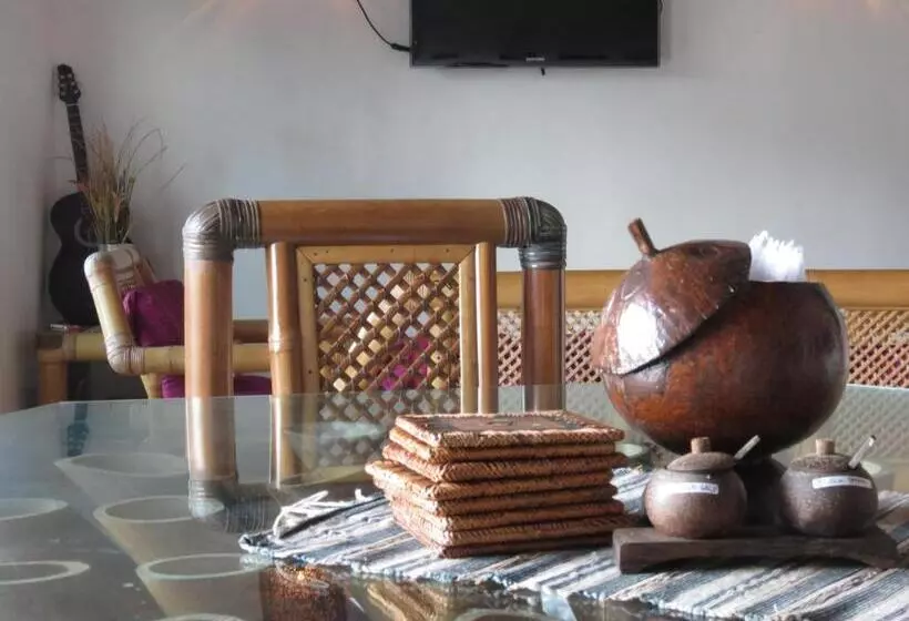 هاستل Lemon House