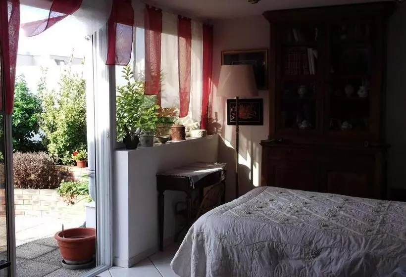 ベッドアンドブレックファースト Chambres D Hôtes Issy Paris