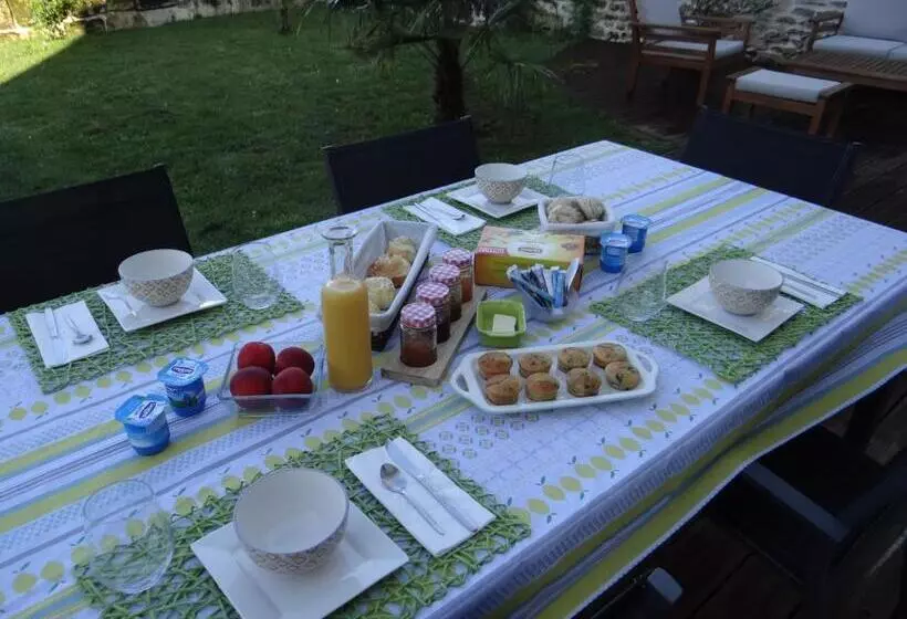 Aamiaismajoitus (B&B) Chambres D Hôtes Les Marguerites