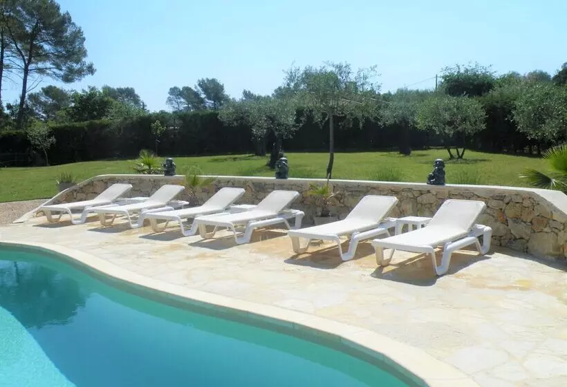 Aamiaismajoitus (B&B) Domaine Le Mas Sans Soucis