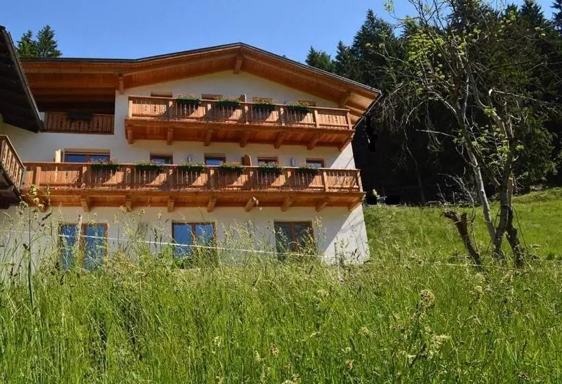 ホテル Isidorhof