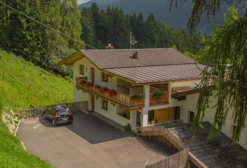 ホテル Isidorhof