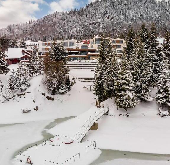 בית מלון כפרי Roser House Boutique   Pe Malul Lacului Colibita