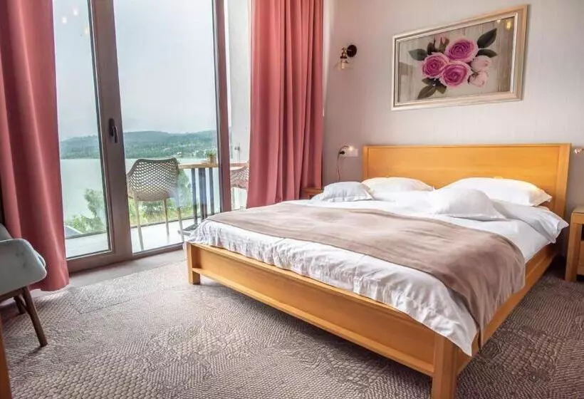 Hotelli Roser House Boutique   Pe Malul Lacului Colibita