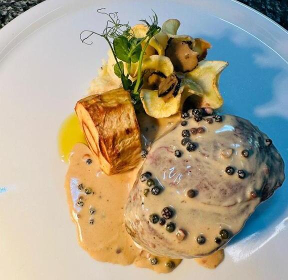 בית מלון כפרי Roser House Boutique   Pe Malul Lacului Colibita