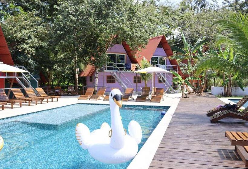 پانسیون Greengos