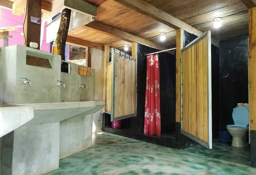 پانسیون Greengos