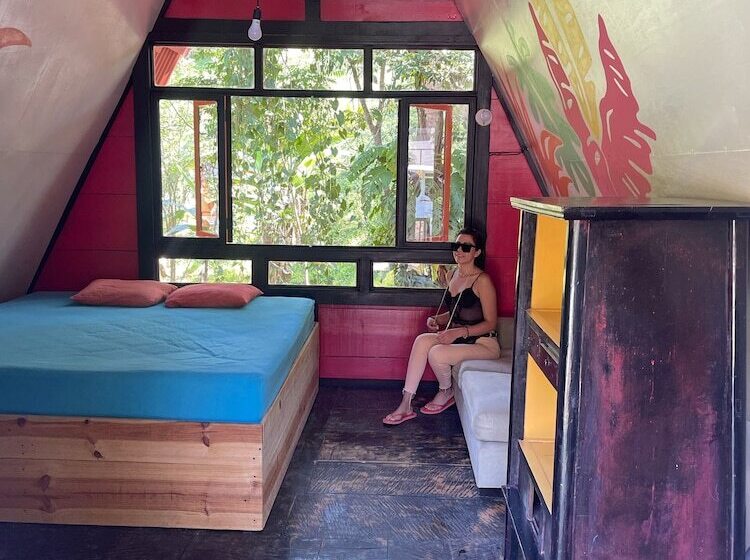 پانسیون Greengos