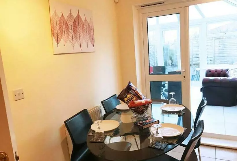 پانسیون My Places Abbotsfield Court Townhouse 4