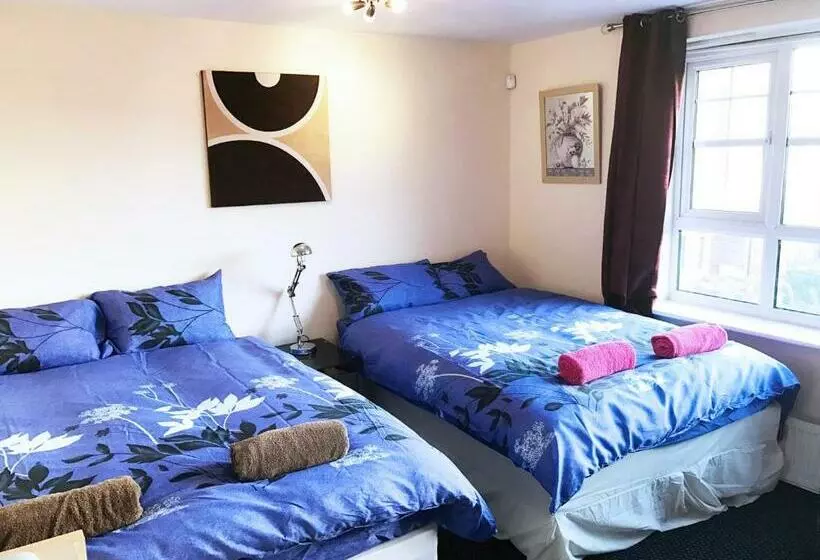 پانسیون My Places Abbotsfield Court Townhouse 4