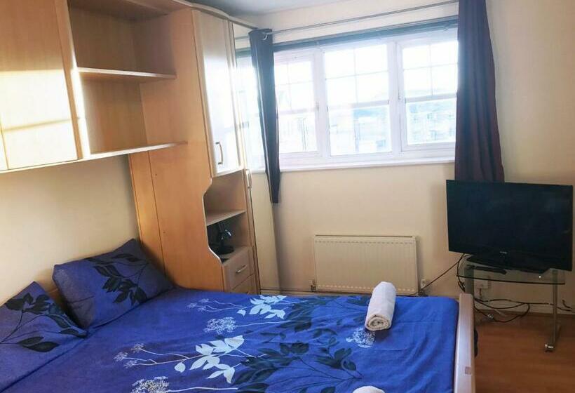 פנסיון My Places Abbotsfield Court Townhouse 4