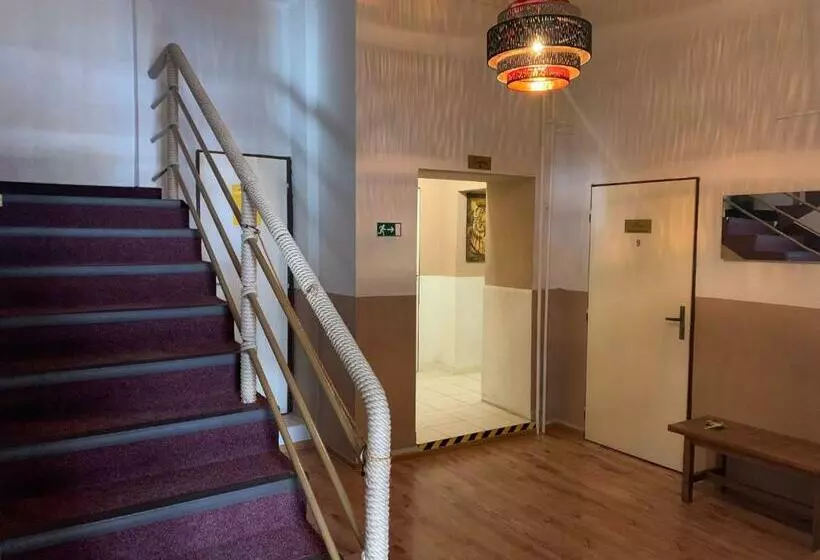 Majatalo Ubytovanie Violet