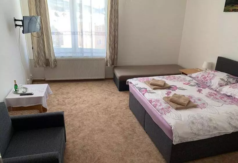 Majatalo Ubytovanie Violet